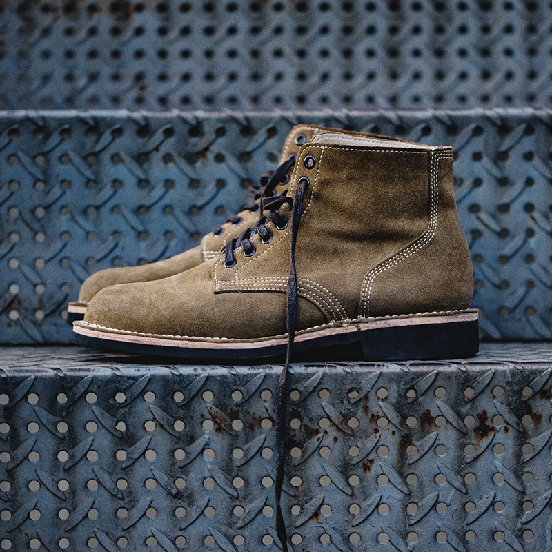 Suede boondocker boots for man