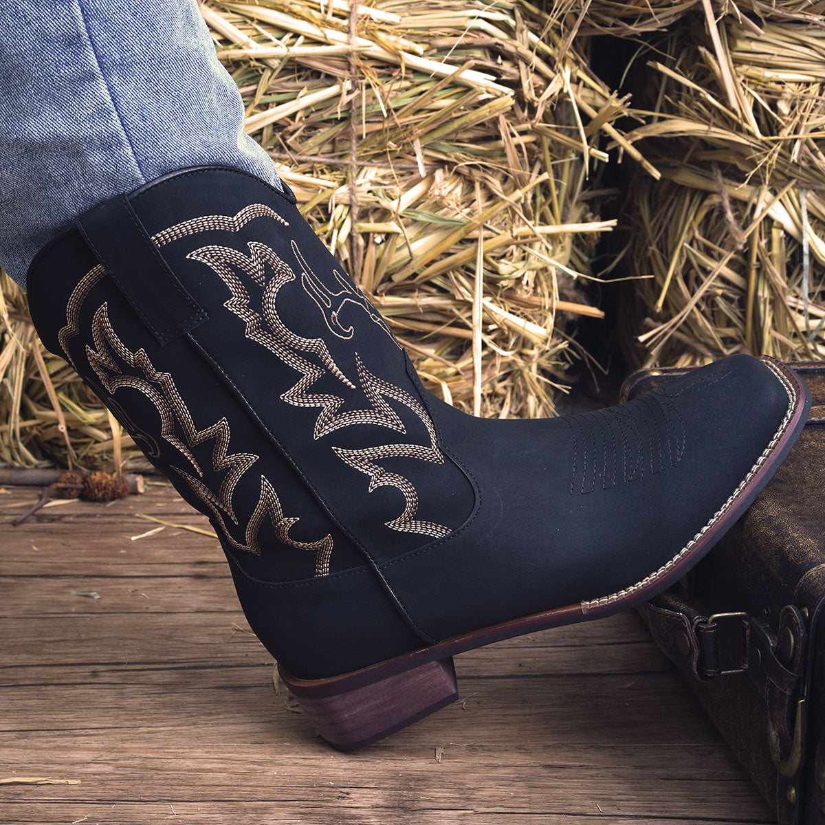 Men's Embroidered Vintage Cowboy Boots